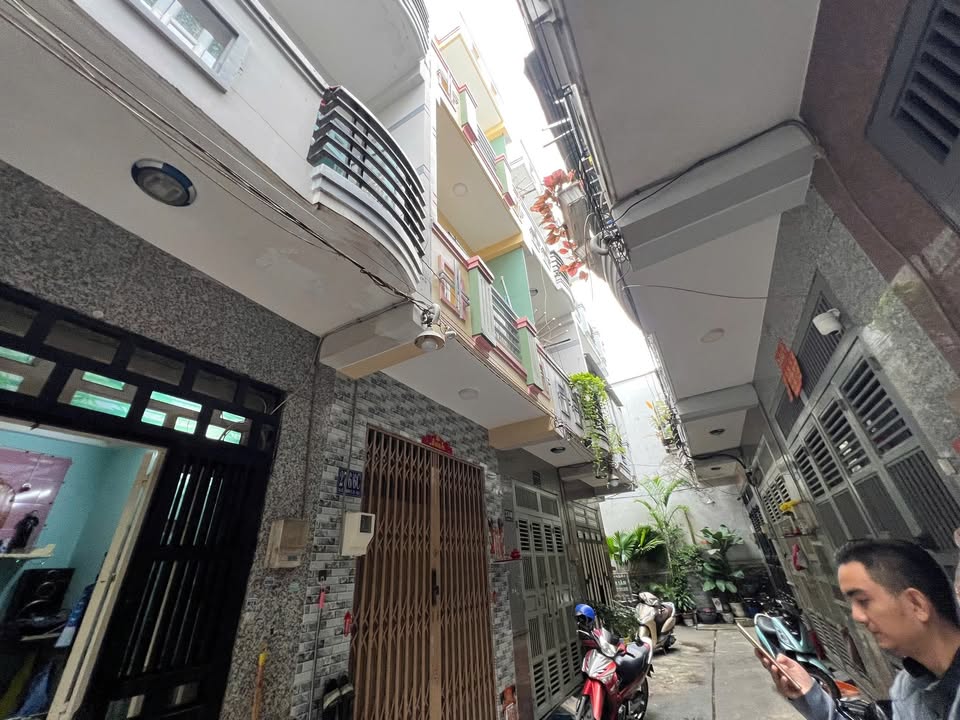 Nhà 2 Lầu Đúc BTCT Hẻm 3.5m tại Lê Thành Phương, Quận 8 – Giá chỉ 1.63 tỷ!