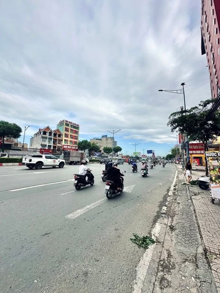 Nhà phố 2 tầng Phan Văn Hớn, Tân Thới Nhất, 104m² - Nhà mới ở ngay, giá chỉ 6.3 tỷ