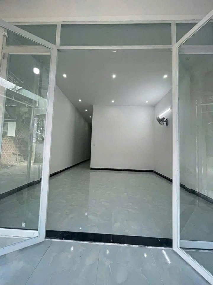 Nhà cấp 4 Trường Chinh, Kon Tum 110m² giá 1 tỷ - Sẵn sàng vào ở ngay!