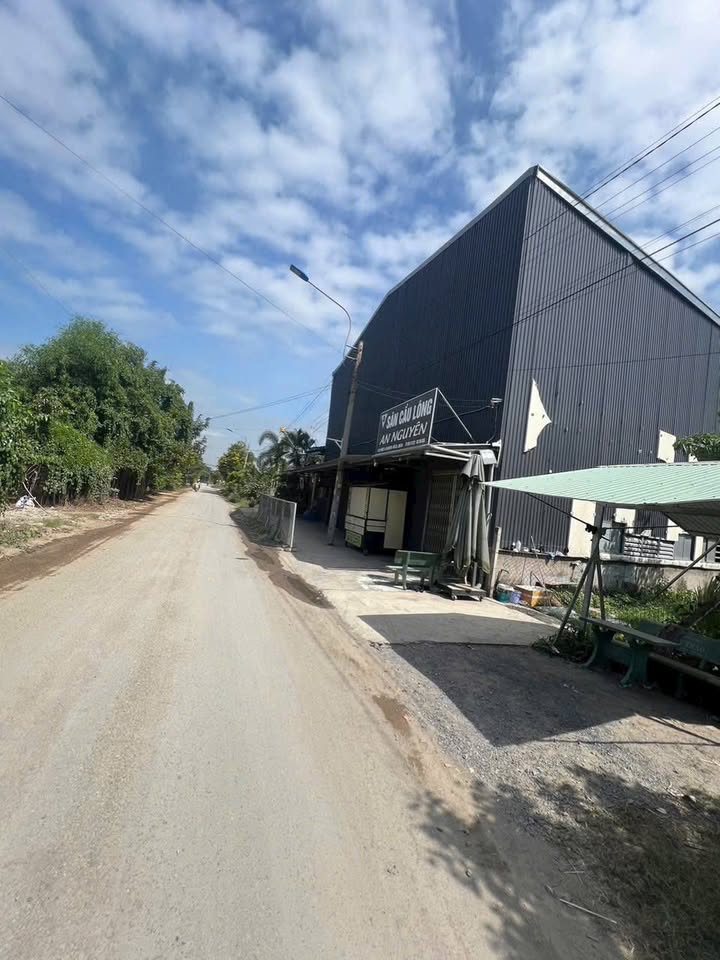 Bán đất mặt tiền đường Nguyễn Văn Nhâm, 227.6m² giá 4.65 tỷ - Cơ hội đầu tư hấp dẫn!