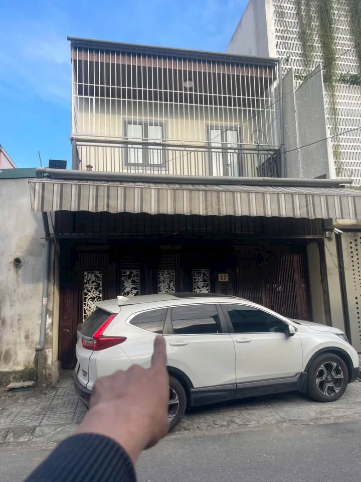 Nhà 2 tầng phường Trung Đô, TP Vinh 99m² giá 6.8 tỷ - Giao thông thuận lợi, an ninh tốt!