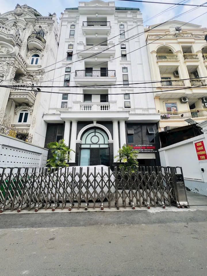 Bán Tòa Nhà Căn Hộ Dịch Vụ Bùi Văn Ba Quận 7 492m² - Đầu tư sinh lời cao!