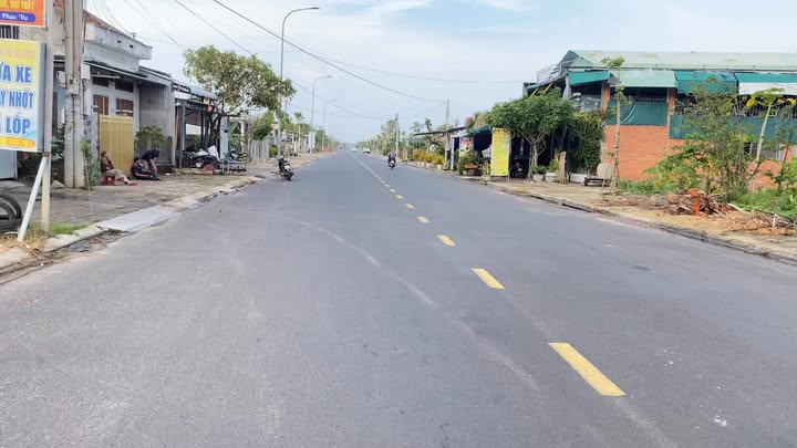 Đất nền mặt tiền đường Nguyễn Văn Linh, Buôn Ma Thuột 161m² giá 2.4 tỷ - Đầu tư sinh lời ngay!