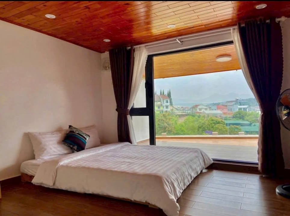 Khách sạn cho thuê đường Xô Viết Nghệ Tĩnh Đà Lạt 10 phòng - Vị trí đẹp, thuận tiện kinh doanh!