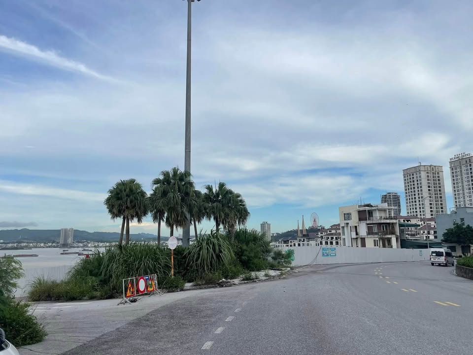 Đất biệt thự Đồi Ban Mai Hạ Long 371m² giá 11.13 tỷ - View siêu đẹp gần AeonMall!