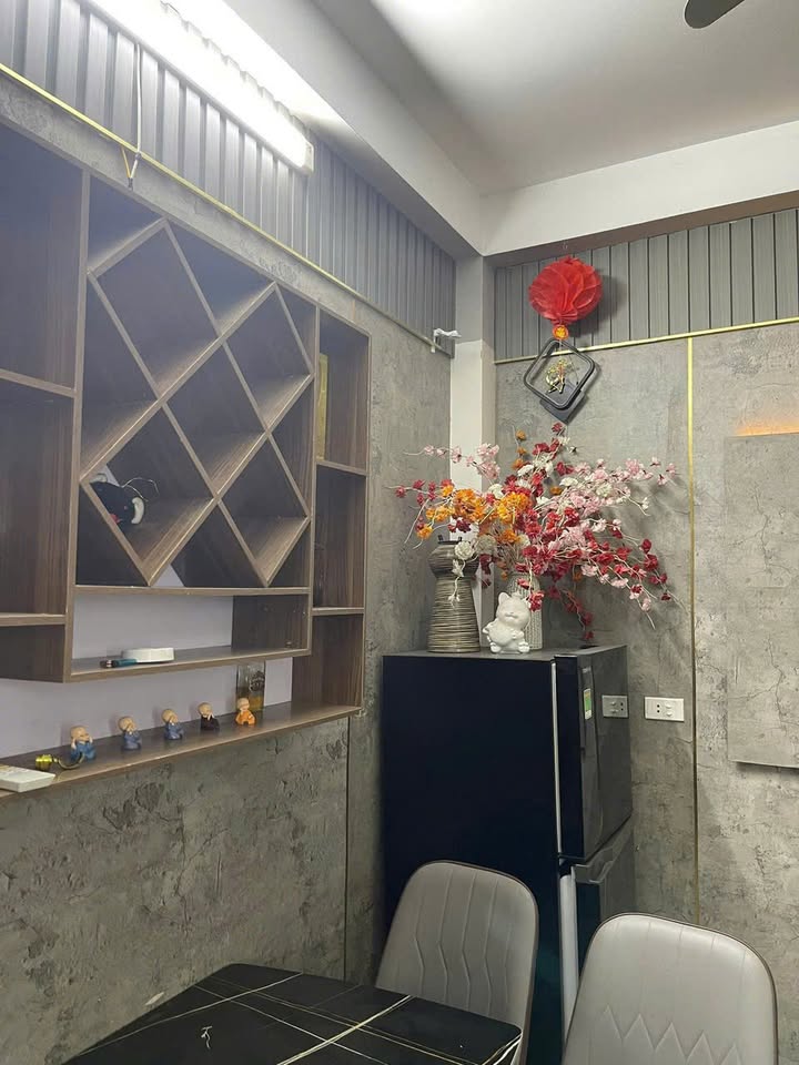 Nhà riêng cho thuê tại ngõ 12x Chợ Khâm Thiên, Đống Đa - Giá chỉ 9 triệu!