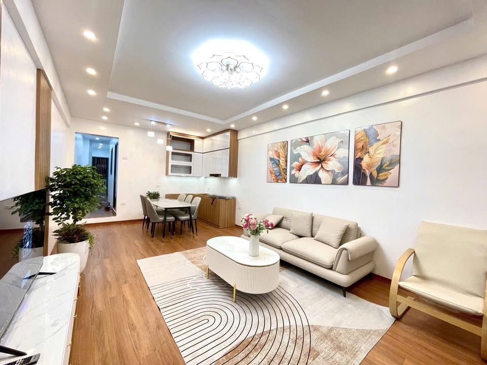 Căn hộ tập thể Doãn Kế Thiện, Mai Dịch, Cầu Giấy 120m² - Nội thất sang trọng, sẵn sàng ở ngay!