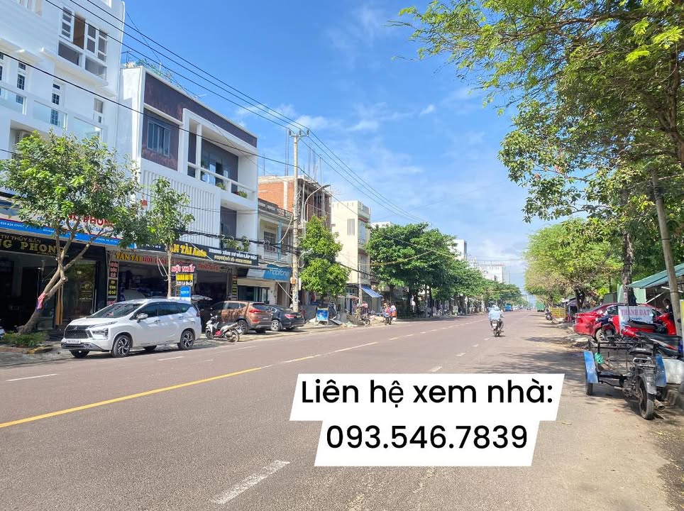 Nhà cấp 4 gác lửng mặt tiền đường Lê Duẩn, Tuy Hòa, 54m² giá 3.65 tỷ - Chính chủ bán gấp!