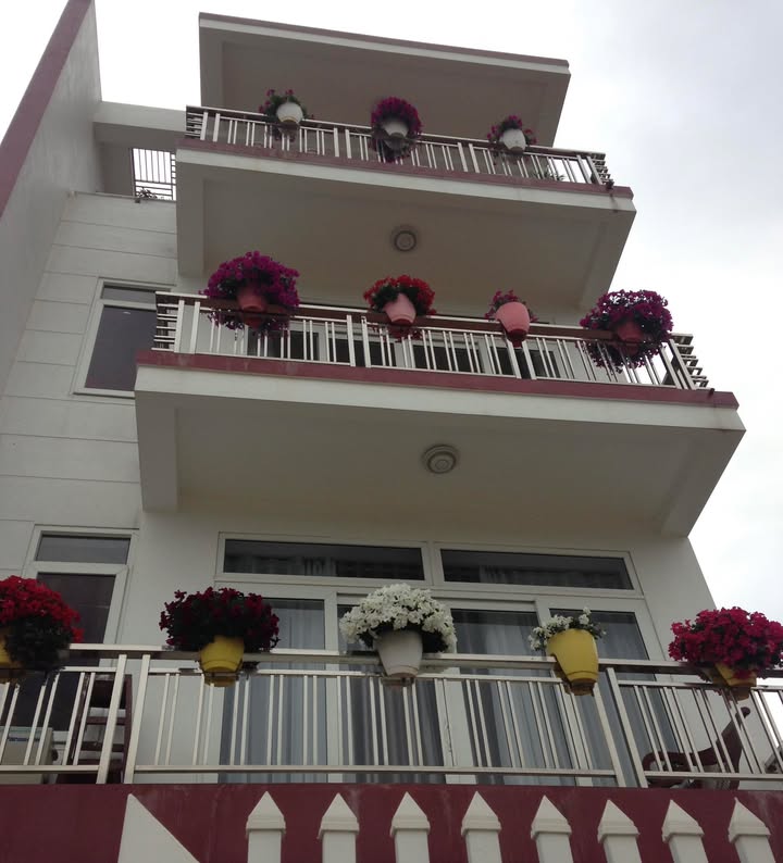 Nhà 4 tầng Ngọc Châu Hạ Long 360m² giá chỉ 9,x tỷ - View biển tuyệt đẹp!