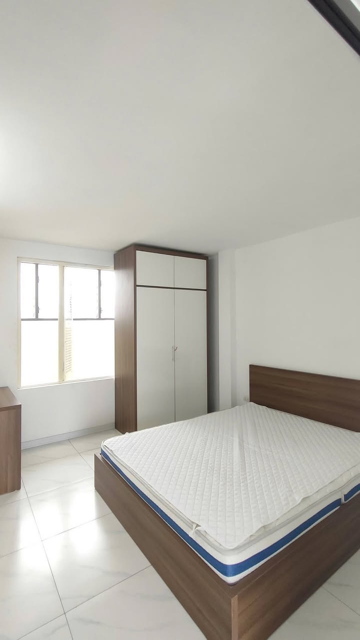 Căn hộ cho thuê tại Nguyên Hồng, Đống Đa 45m² - Nội thất full ngay!