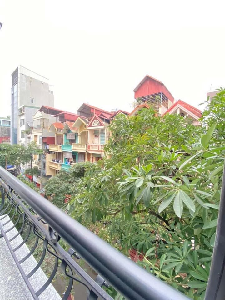 Cho thuê Studio Ngõ 158 Nguyễn Khánh Toàn 35m² - Nội thất đầy đủ, thang máy