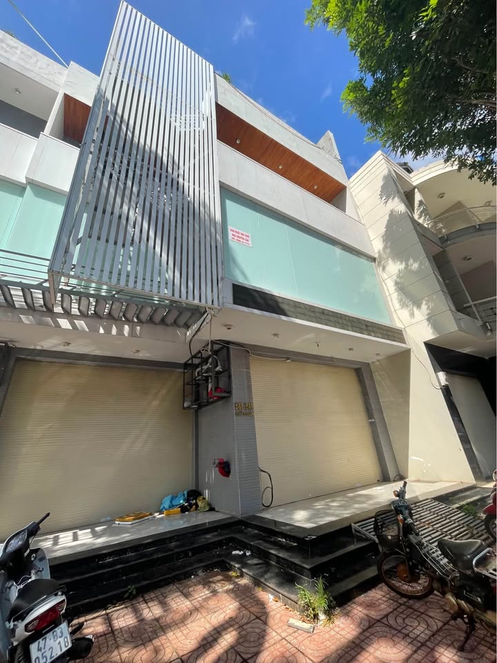 Nhà 3 tầng góc 2 mặt tiền Ngô Quyền, 232m² giá 45 tỷ - Kinh doanh đắc địa!