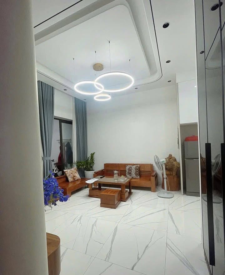 Nhà 2 tầng Phú Sơn 80m² giá 2 tỷ - Nội thất đầy đủ, sẵn sàng vào ở!