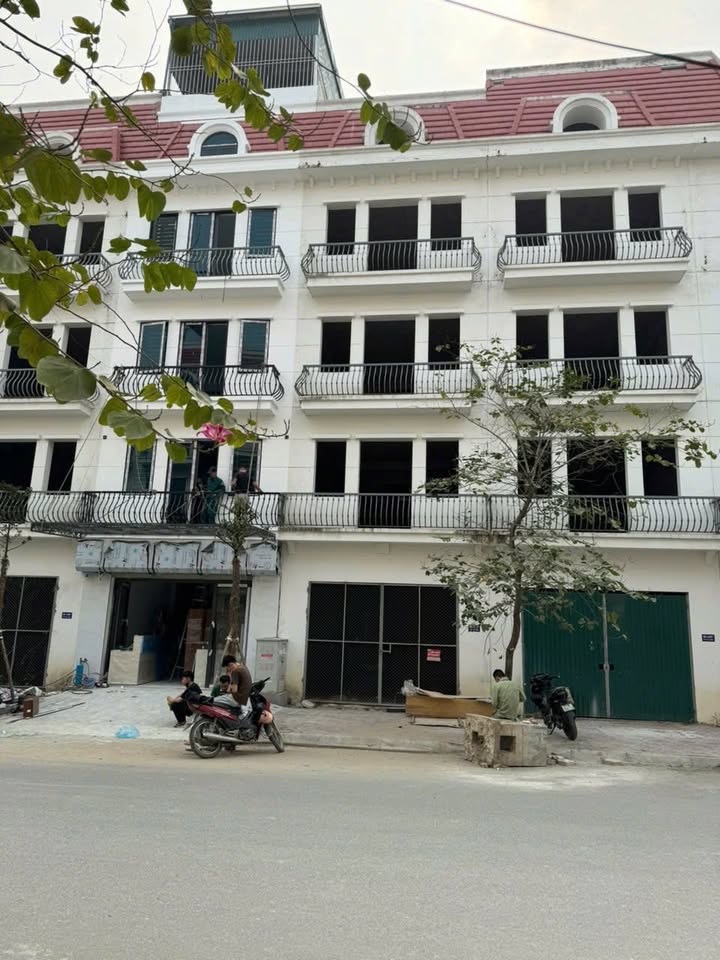 Bán liền kề Phú Lương 80m² giá 17 tỷ - Cơ hội đầu tư hiếm có!