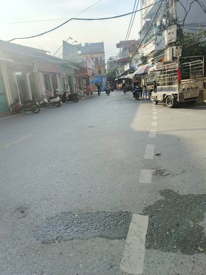 Nhà riêng 422B Phương Canh 60m² giá 7 tỷ - Lô góc, thang máy hiện đại!