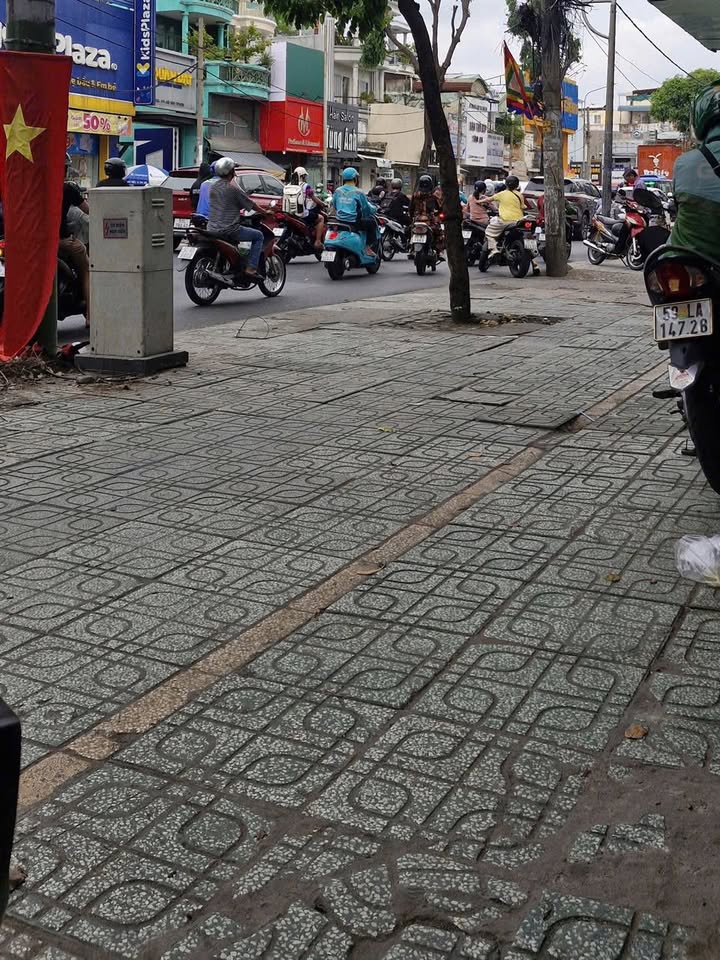 Nhà cho thuê Quang Trung 64m² giá 40 triệu - Vị trí kinh doanh sầm uất!