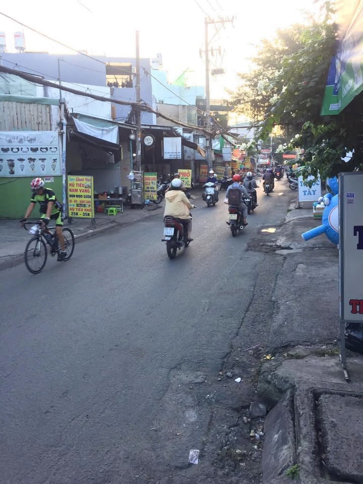 Nhà mặt tiền Nguyễn Tư Giản, Gò Vấp, 200m² giá 28 triệu - Kinh doanh thuận lợi!