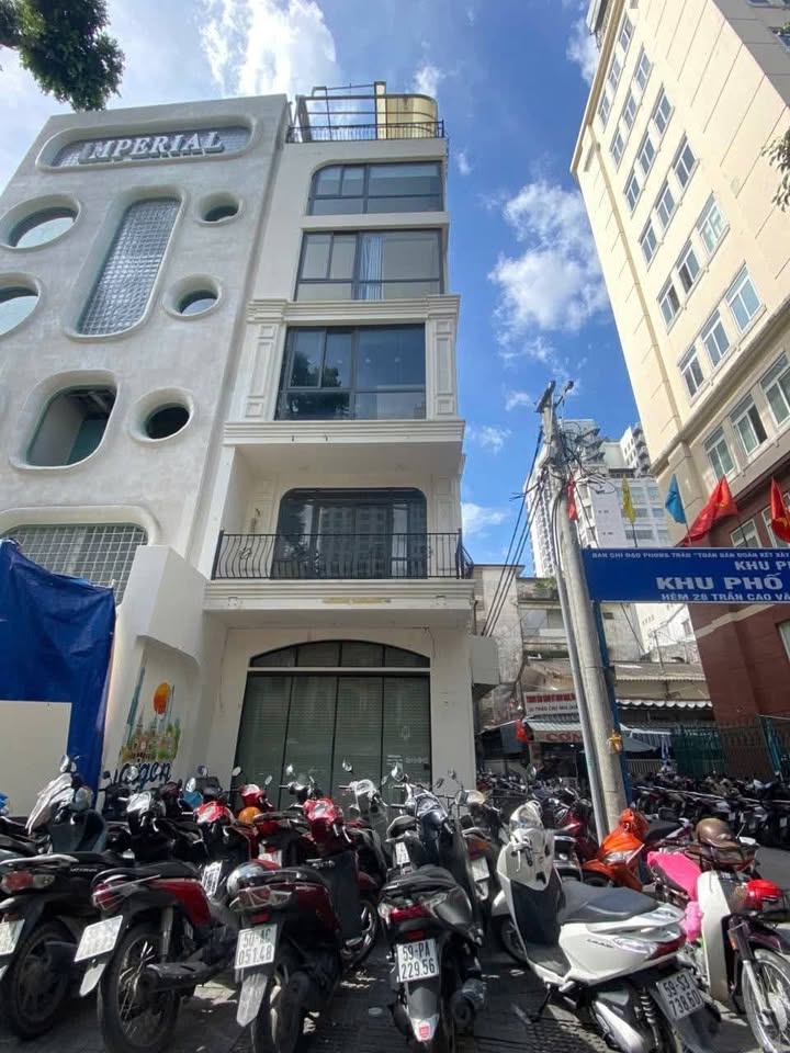 Cho thuê nhà góc 2 mặt tiền Trần Cao Vân 80m² giá 150 triệu - Kinh doanh sầm uất!