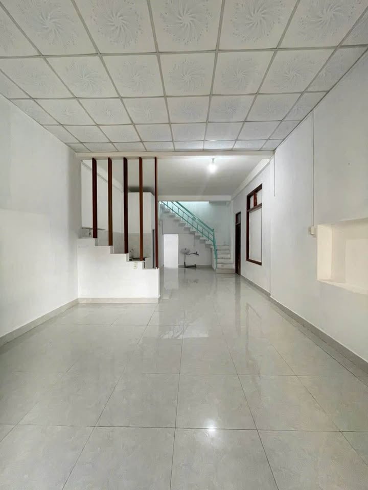 Nhà cho thuê tại Bùi Thị Xuân, Buôn Ma Thuột 100m² - Tiện nghi đầy đủ, giá thuê 6 triệu/tháng