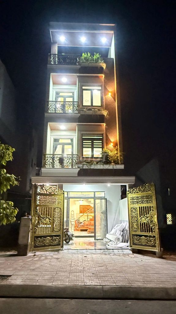 Nhà phố KDC Phú Hồng Thịnh, Bình An, Dĩ An 105m² giá 9,5 tỷ - Full nội thất mới xây!