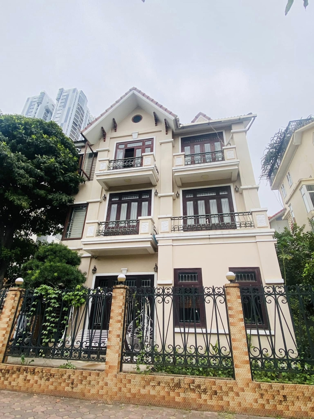 Biệt thự Geleximco Lê Trọng Tấn 330m² giá 70 tỷ - Vị trí đắc địa, tiện ích hoàn hảo!