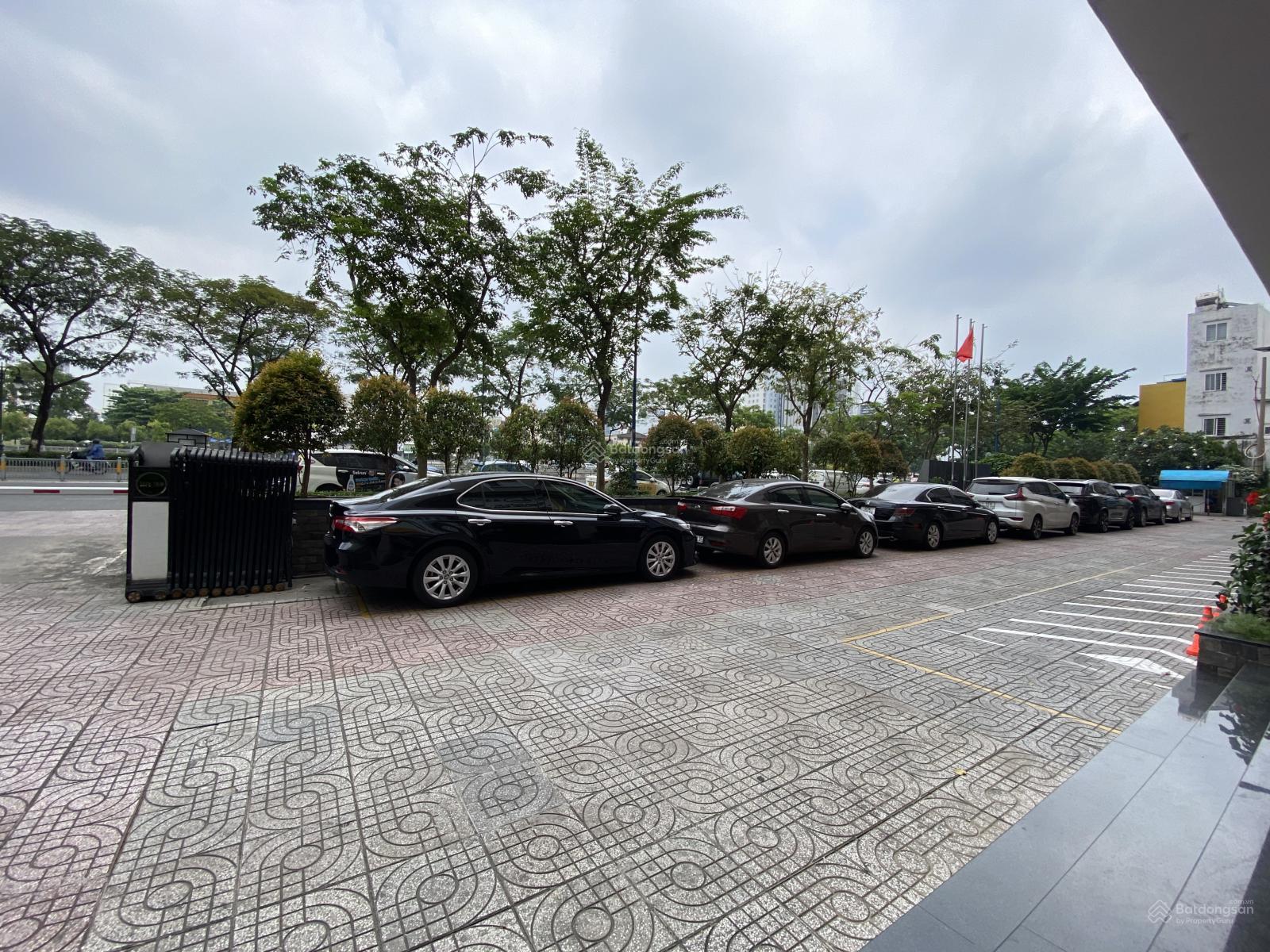 Cho thuê văn phòng Bến Vân Đồn 70m² giá 20 triệu - View sông thoáng đẹp, miễn phí quản lý!