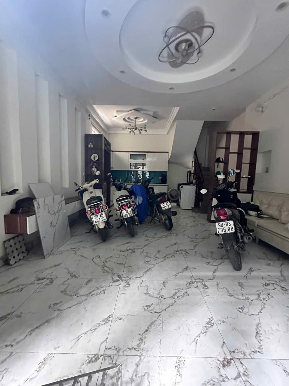 Nhà đường Hoàng Mai 40m² giá 8.5 tỷ - Đầu tư sinh lời với thu nhập 30 triệu/tháng!