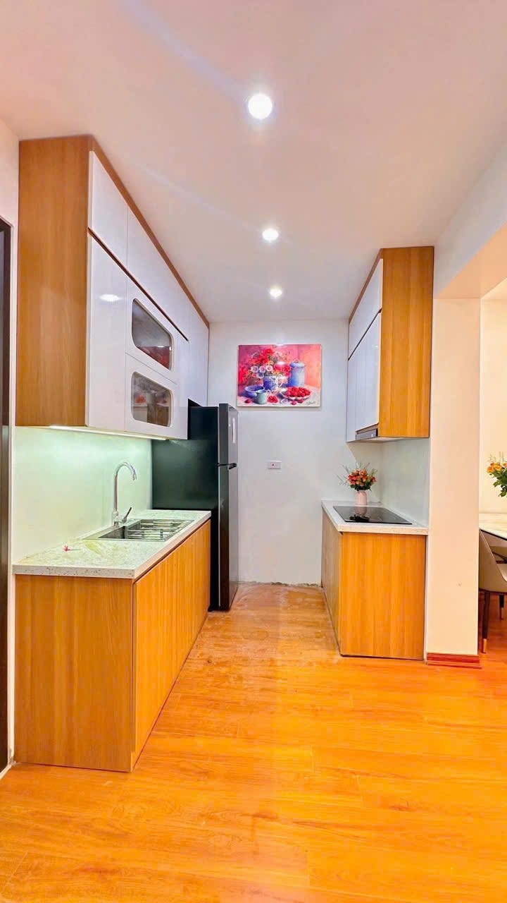 Căn hộ tập thể ĐH Sư Phạm 95m² giá 5.2 tỷ - Căn góc, ô tô đỗ tận nơi!