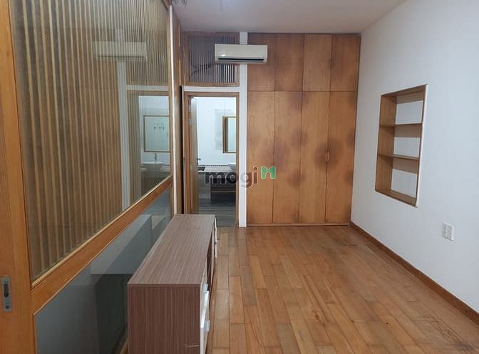 Cho thuê nhà nguyên căn 1 trệt 4 lầu hẻm xe hơi Nguyễn Hữu Cảnh, Bình Thạnh 250m² giá 45 triệu - Khu yên tĩnh, thuận tiện di chuyển!