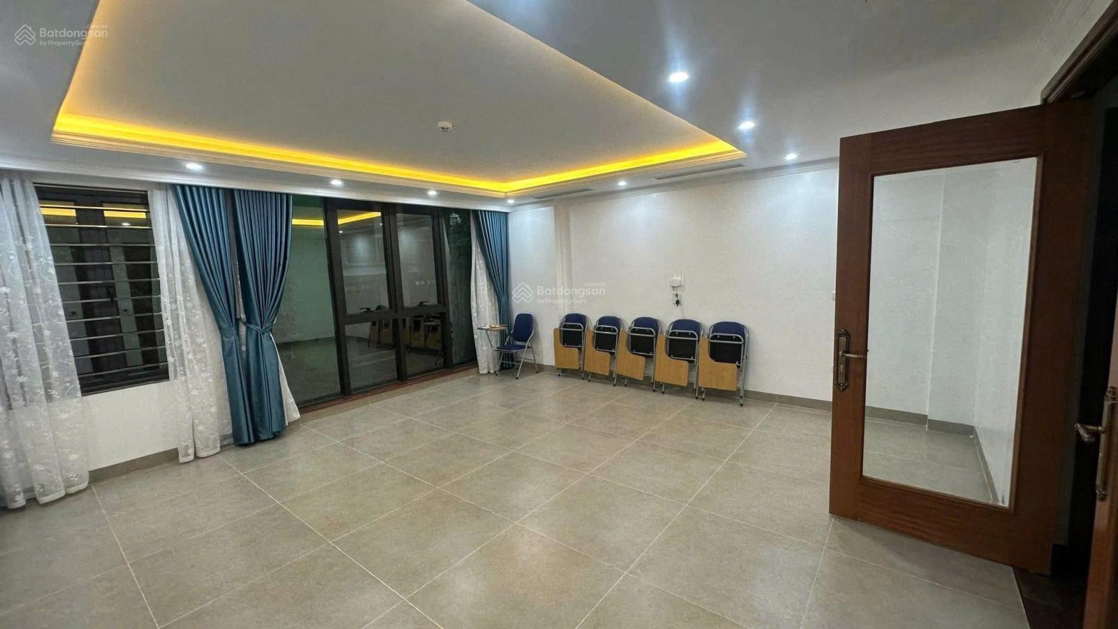 Cho thuê liền kề biệt thự Trịnh Văn Bô Xuân Phương 90-300m² giá từ 17 triệu - Thiết kế hiện đại, thang máy