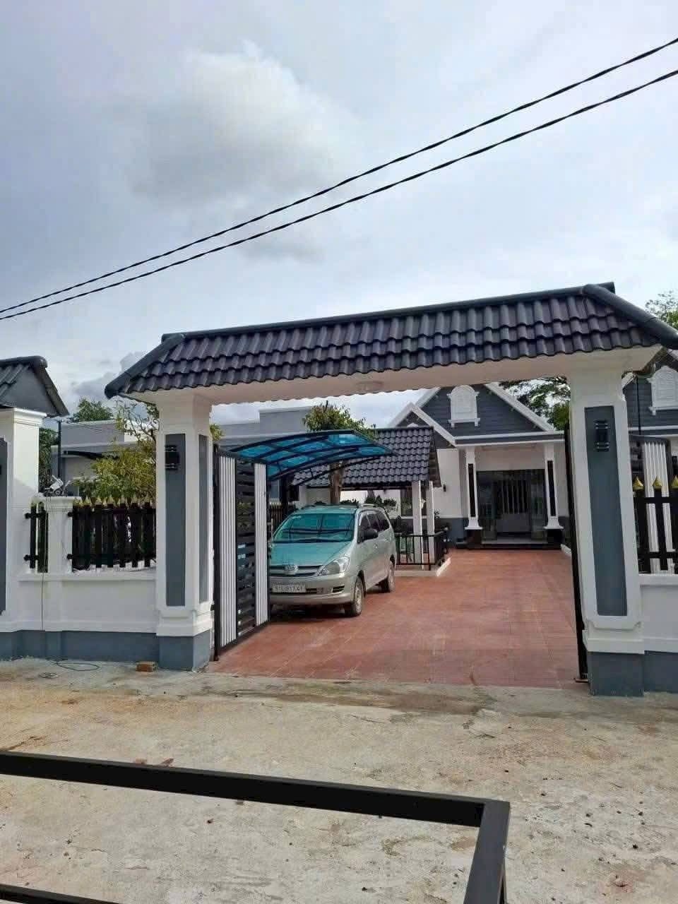 Nhà mặt tiền thị trấn Bến Lức, Long An 210m² giá 1,7 tỷ - Chính chủ bán gấp!