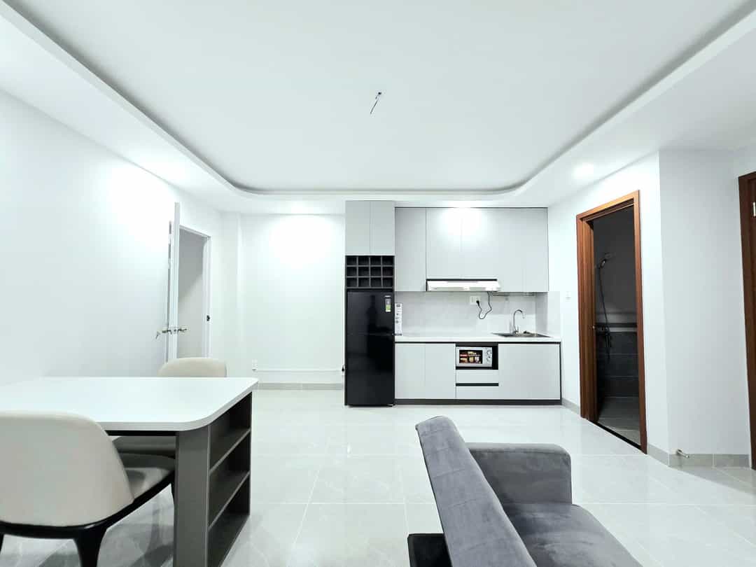 Căn hộ mặt tiền Eastmark Q9, 54m² giá 1.37 tỷ - Full nội thất, chính chủ bán gấp!