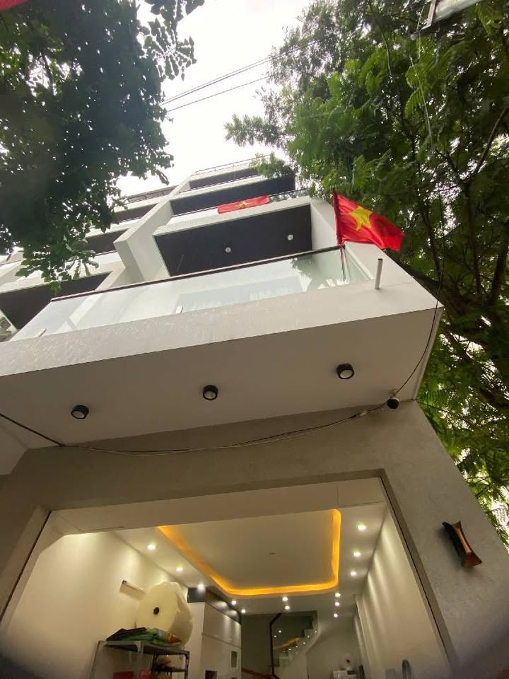 Nhà 5 tầng Sài Đồng 38m² giá 6 tỷ - Thiết kế hoàn hảo, thoáng mát!