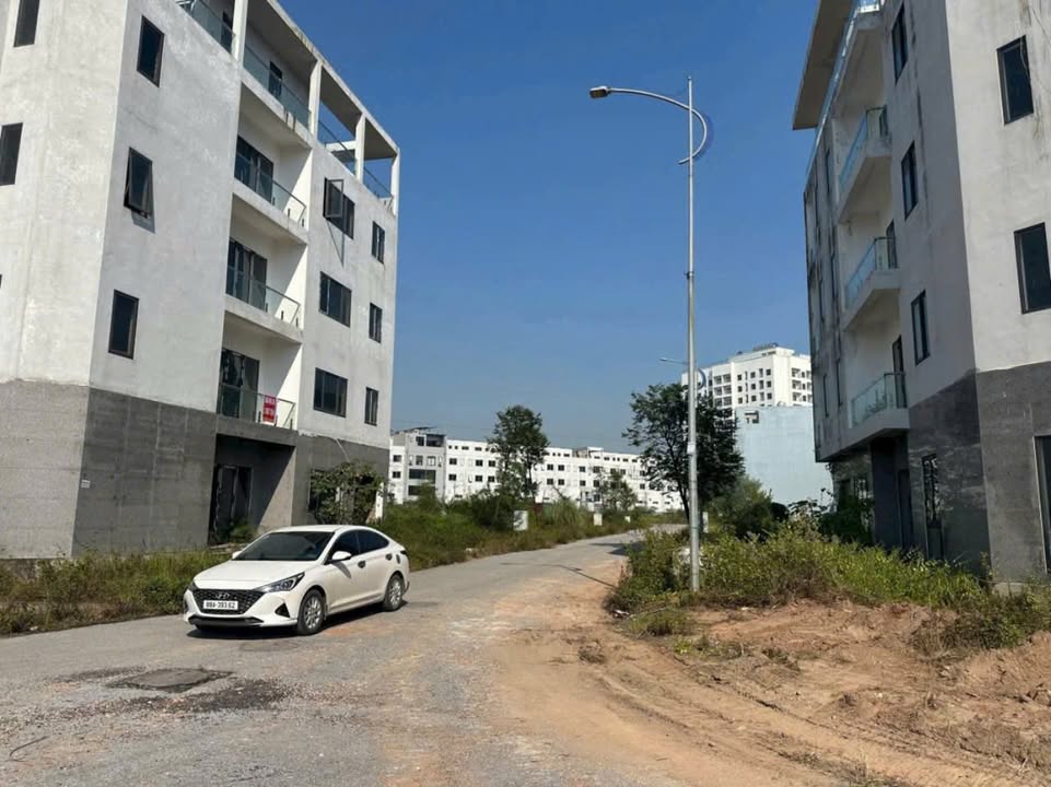 Nhà xây thô 100m² khu đô thị Nam Phúc Yên giá 4 tỷ - Cơ hội đầu tư tuyệt vời!