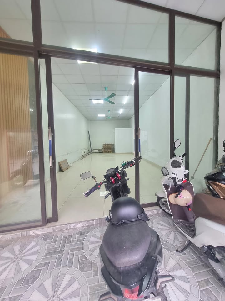 Nhà cấp 4 cho thuê tại Lê Thanh Nghị, 60m² giá 6 triệu - Kinh doanh sầm uất!