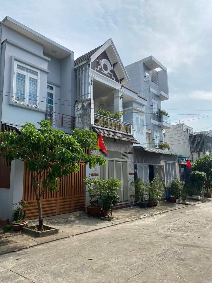 Đất nền Tân Bình Dĩ An 63m² giá 2.55 tỷ - Xây dựng tự do, vị trí thuận lợi!