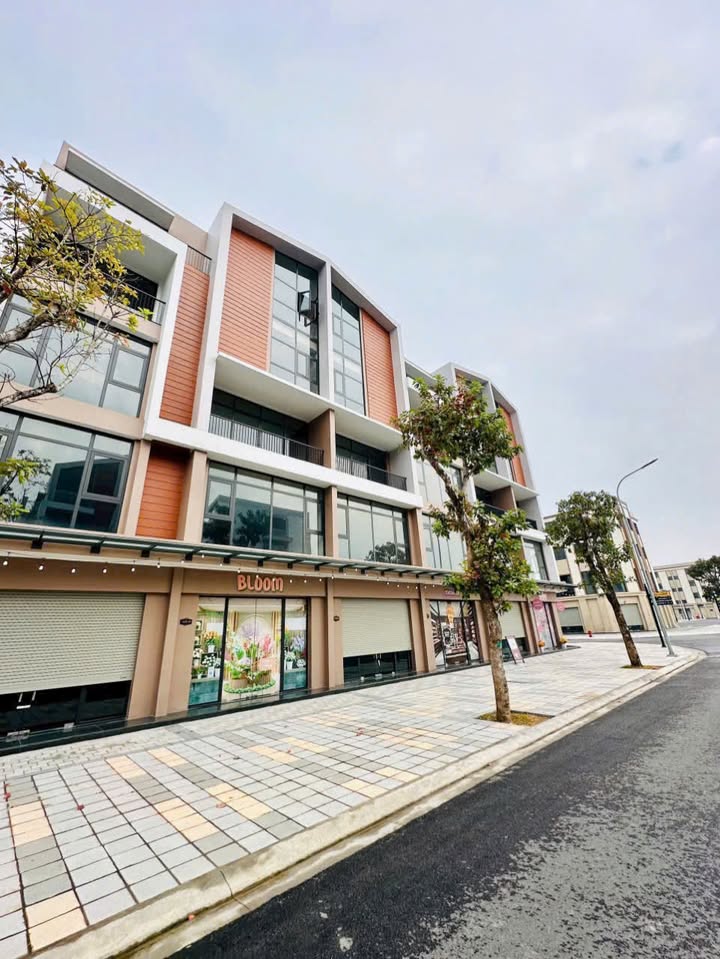 Shophouse 2 mặt tiền Nghĩa Trụ 100m² giá 15.9 tỷ - Cơ hội đầu tư hiếm có!