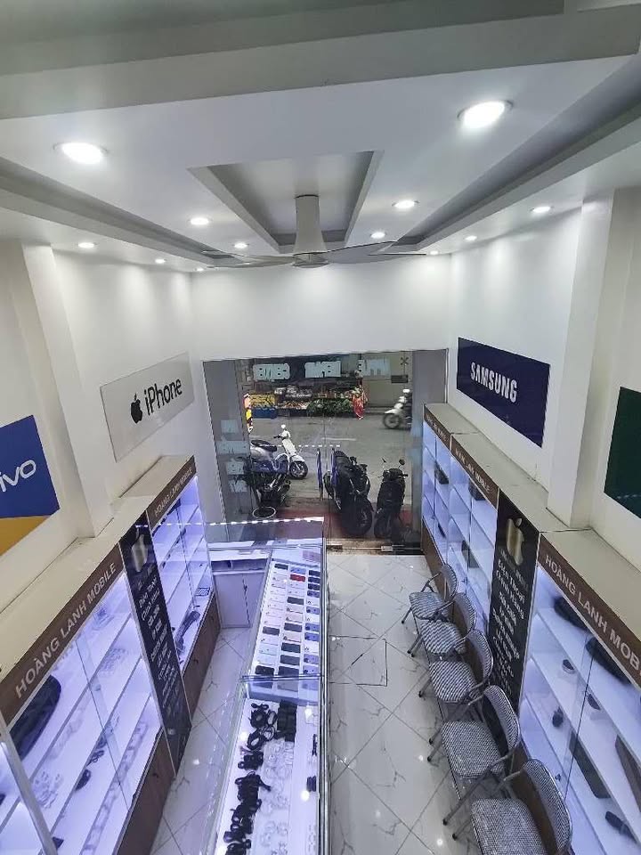 Nhà mặt phố Hoàng Quốc Việt, Cầu Giấy, 65m² giá dưới 3 tỷ - Kinh doanh đỉnh cao!