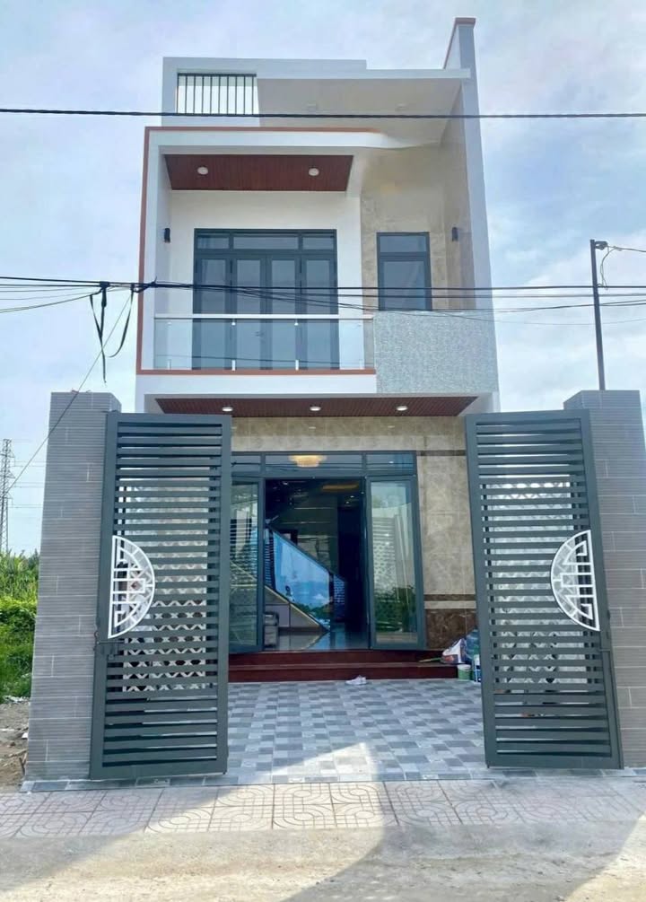 Nhà mới xây tại Tân Hạnh, Vĩnh Long 102m² giá 2.7 tỷ - Chính chủ giao dịch trực tiếp!