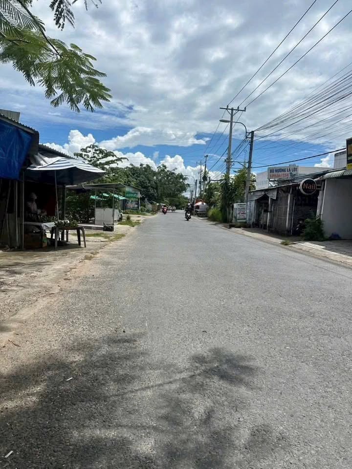 Đất mặt tiền đường Nguyễn Văn Lâu, Phường 8, Vĩnh Long, 70m² chỉ 2.05 tỷ - Đầu tư sinh lời ngay!