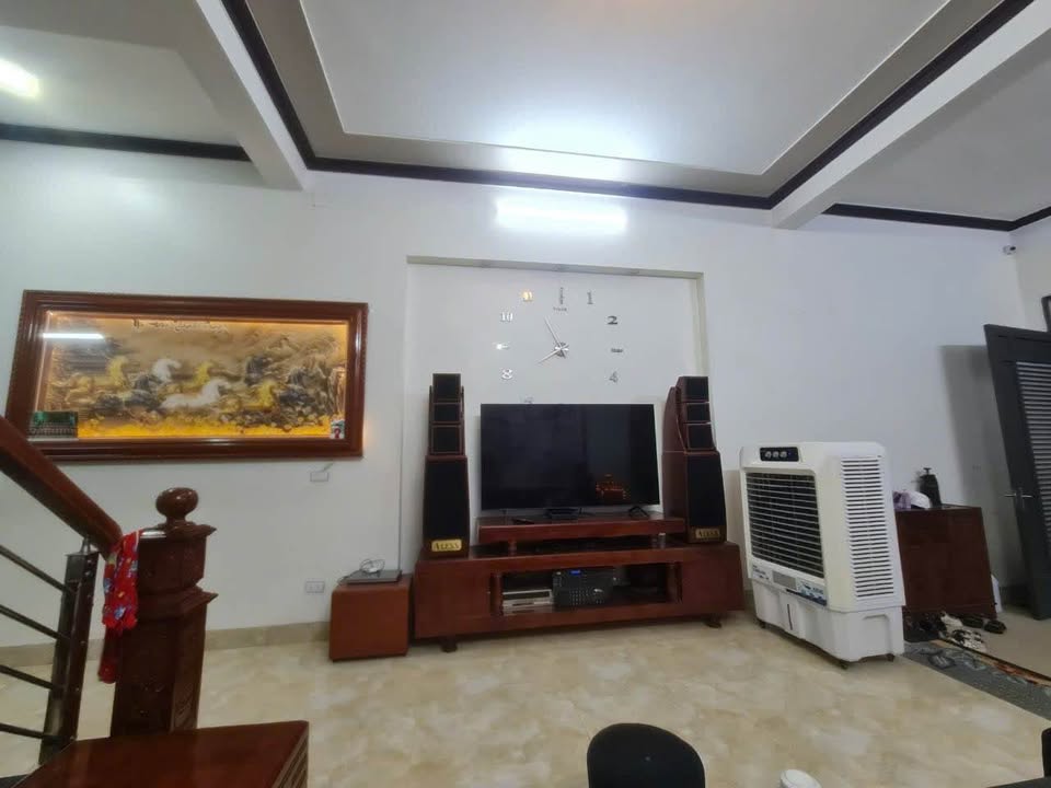 Nhà 3 tầng đường Thành Công, Quảng Thành 85m² giá 3.1 tỷ - Đẹp ngỡ ngàng!