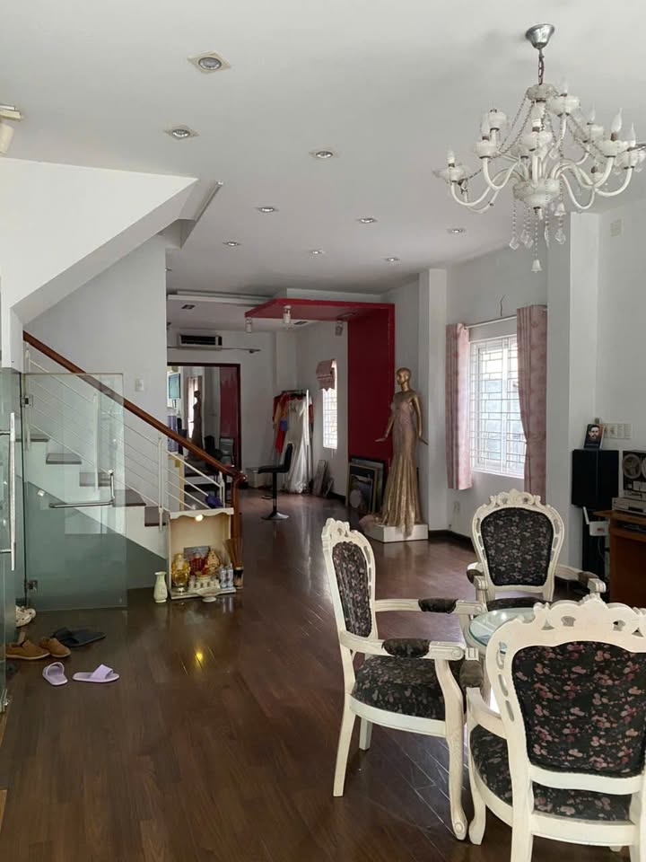 Cho thuê mặt bằng Hoàng Diệu, Hải Châu, Đà Nẵng giá 10 triệu - Vị trí đắc địa cho kinh doanh!