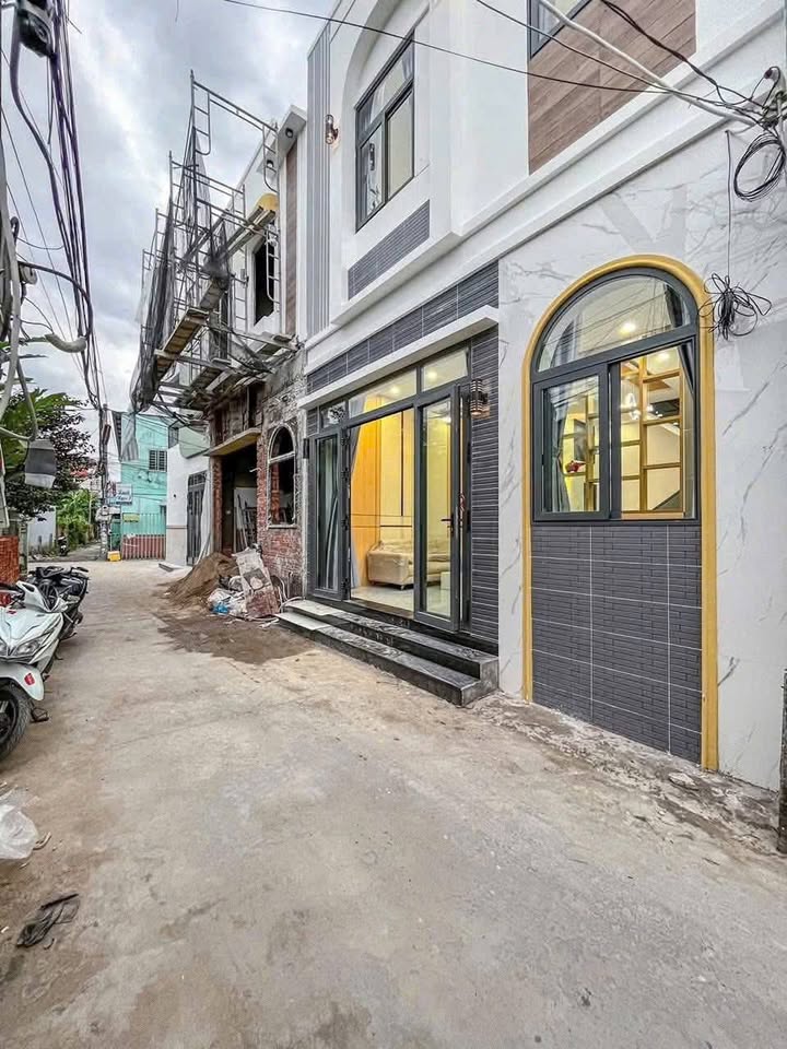 Nhà 1 Trệt 1 Lầu Hẻm 2 Đường 3/2, 41m² giá 2.8 tỷ - Tặng nội thất cao cấp!