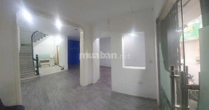 Nhà mặt phố Trung Liệt Đống Đa 50m² giá 26 triệu - Vị trí đắc địa cho kinh doanh!