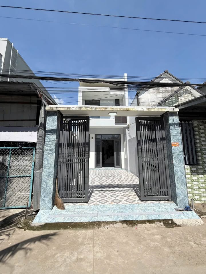 Nhà phố mới hoàn thiện ở Khu phố 10, Phường Trung An, 76m² giá 1.75 tỷ - Gần ủy ban và trường học!