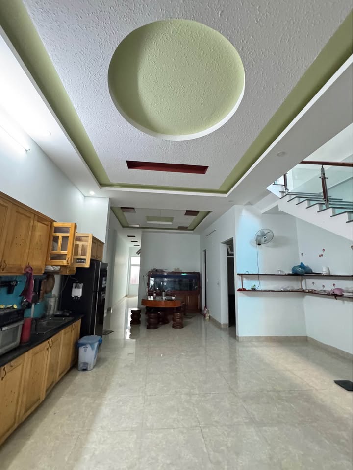 Nhà mặt đường Duy Tân, Kon Tum 175m² giá 2.8 tỷ - Thiết kế hiện đại, tiện nghi