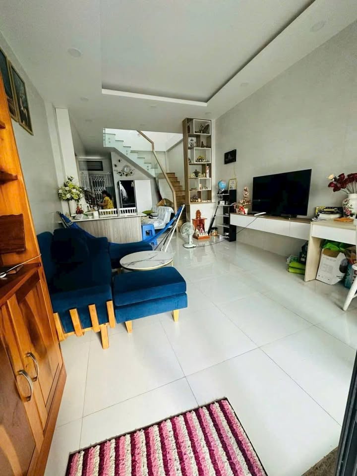 Nhà 64m² quận Bình Thủy, Cần Thơ giá chỉ 3 tỷ - Sân đậu ô tô rộng rãi!