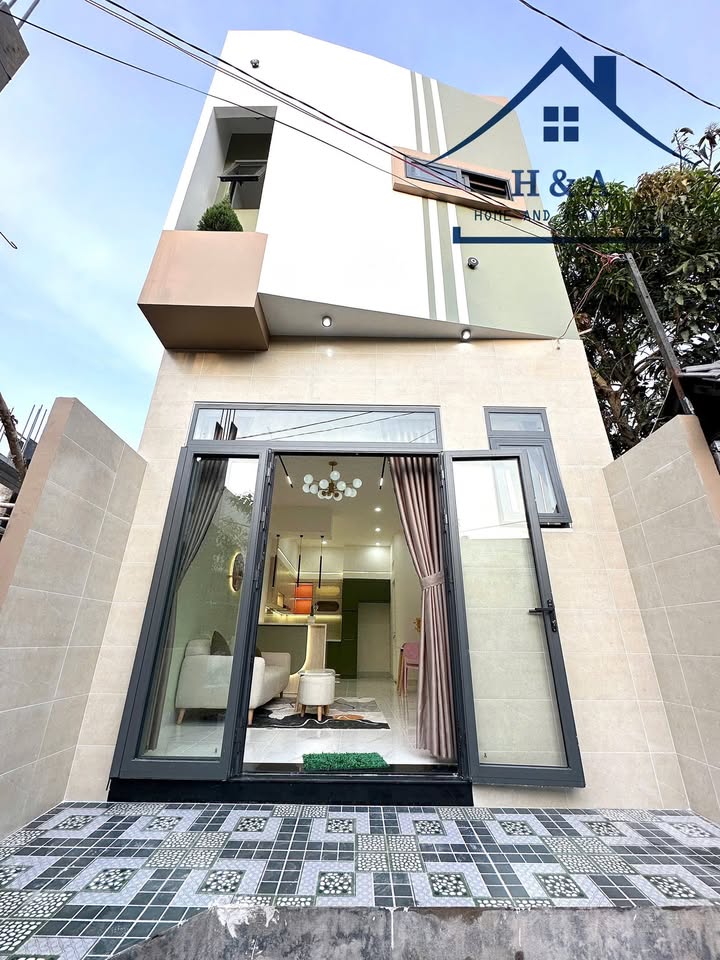 Nhà trệt lầu kiên cố mới xây tại Cần Thơ 40.5m² giá 2.38 tỷ - Sổ đỏ chính chủ!