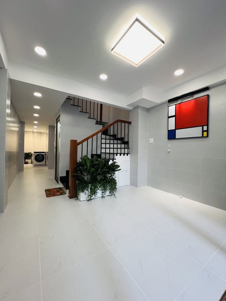 Nhà 5 tầng Phan Xích Long, Phú Nhuận 45m² giá 8 tỷ - Sổ hồng riêng, công chứng nhanh!