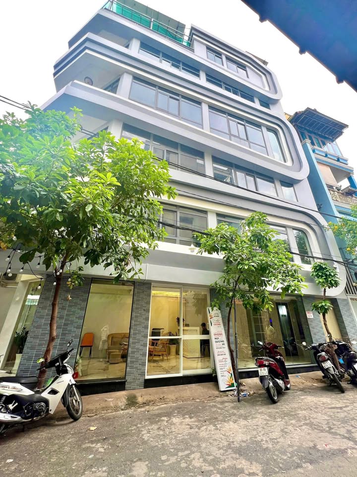 Bán gấp FrontHouse 2 mặt tiền Ni Sư Huỳnh Liên, Tân Bình 58m² giá 17.6 tỷ - Đầu tư sinh lời ngay!